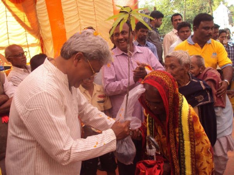 Felicitating Old age people (1)_600x600_100KB.jpg